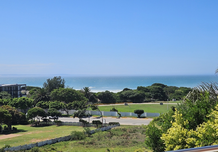 4 Bedroom Property for Sale in C Place Eastern Cape